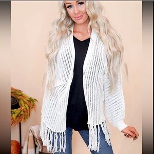 ❤️ FANTASTIC FAWN WHITE Knit Fringed Hem
Cardigan SIZE MEDIUM